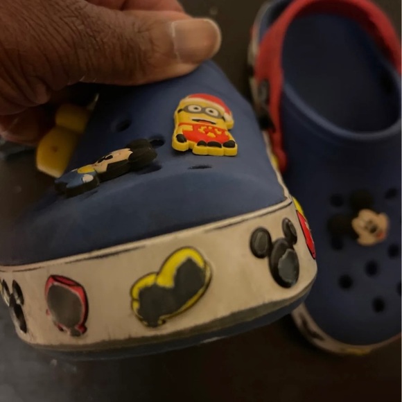 🚫SOLD ON MECARI 🚫Size 10/ Light up Mickey Crocs - Picture 3 of 4